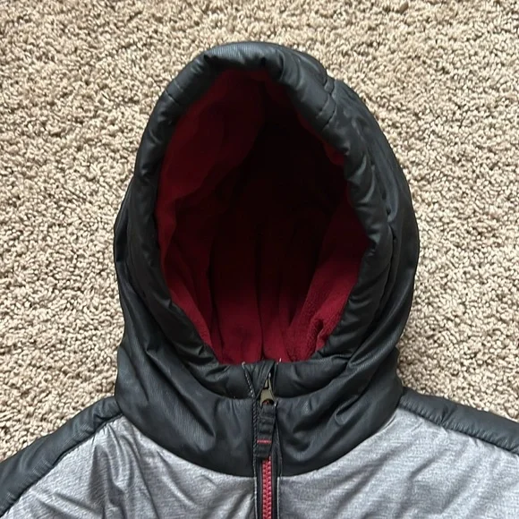NWOT: Boys Puffer Jacket size 18-20 Fully lined - Picture 2 of 6